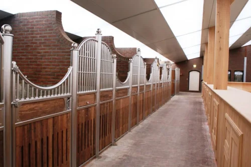 Laake_Horse-Stall-Front-Costa-gallery-1