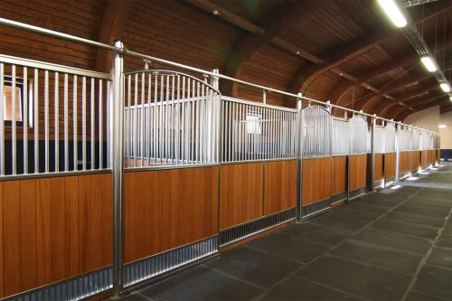 Laake_Horse-Stall-Front-Kandel-example-2
