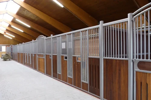 Laake_Horse-Stall-Front-Laufstall-gallery-3