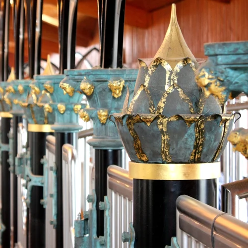 Laake_Horse-Stall-Front-Lebenstraum-example-special-pillars