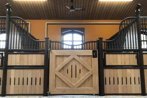 Laake_Horse-Stall-Front-Polderhof-example-2