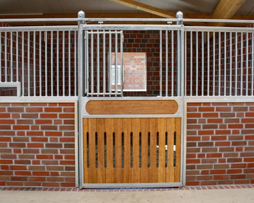 Sliding 2-piece door system on Laake's Rossi Stall Front