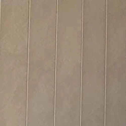 Plastic Infill with no ventillation gaps on Laake's Rossi Stall Front