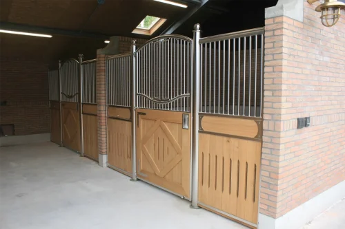 Laake_Horse-Stall-Front-Schouten-gallery-2