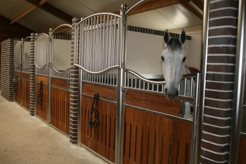 Laake_Horse-Stall-Front-Schouten-gallery-5