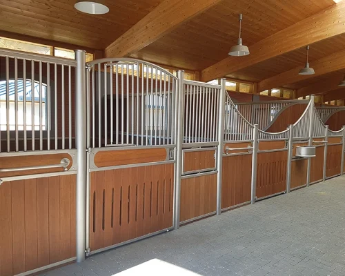 Laake_Horse-Stall-Front-Sosath-door