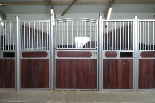 Laake_Horse-Stall-Front-Sosath-gallery-5