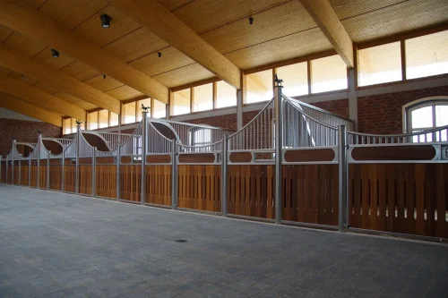 Laake_Horse-Stall-Front-Stortebecker-gallery-2