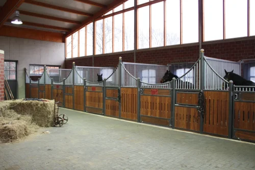 Laake_Horse-Stall-Front-Stortebecker-gallery-5